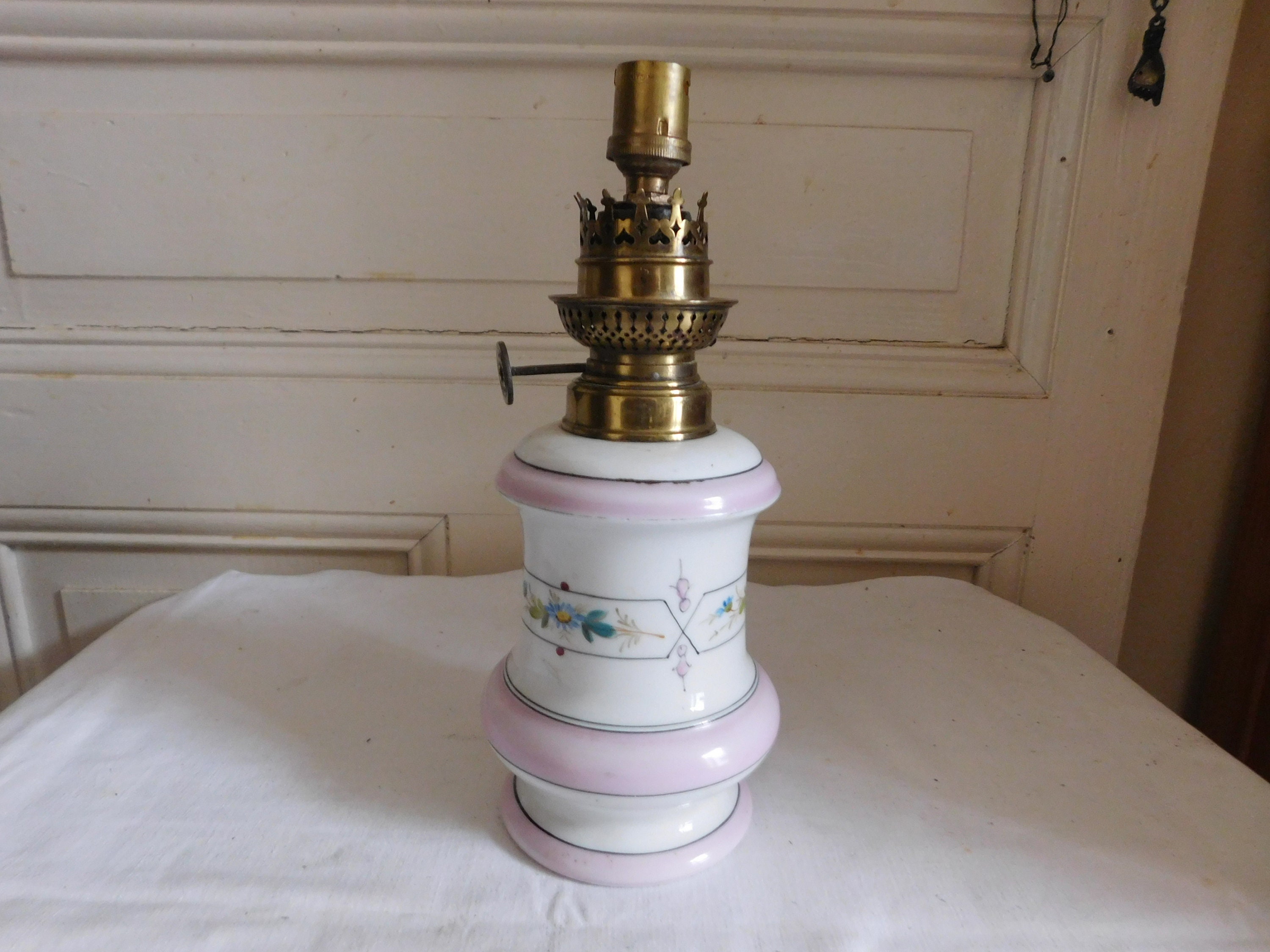 Ancien Pied de Lampe Pétrole Porcelaine Paris Napoléon Iii Décor Floral Kosmos