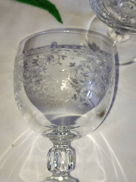 Old suite of six crystal wine glasses engraved with nets and French crystal plants