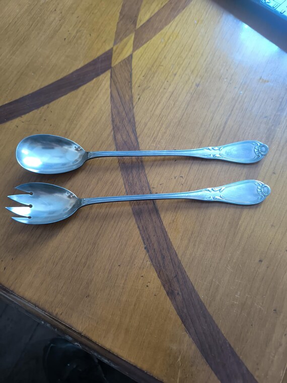 Louis Schooman salad cutlery set, fork and spoon, shell and scroll pattern, silver-plated metal, in a presentation box, 1921