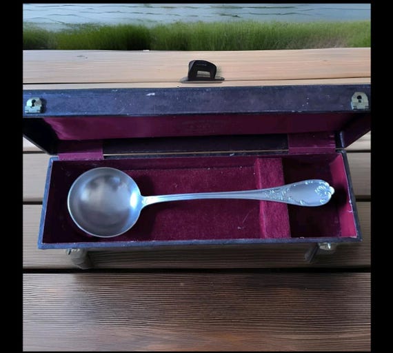 Christofle Marly model large ladle and its original case silver-plated metal French goldsmith