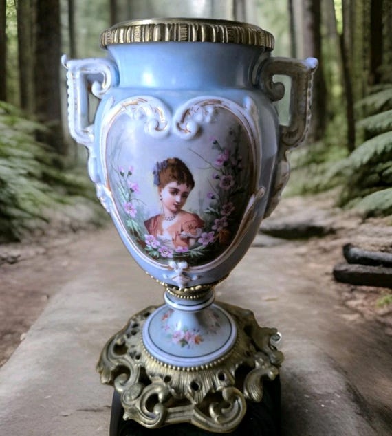 Large Medici vase decorated with gallant scene and flowers, porcelain and bronze in the style of Sèvres or Paris