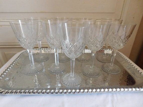 Suite of nine crystal water glasses cut in the taste Baccarat St Louis French crystal