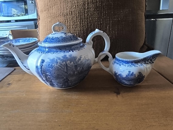 Villeroy & Boch Burgenland blue earthenware teapot and creamer set