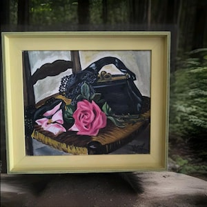Gabrielle SORREL (XXème) huile sur carton nature morte "Rose et sac noir " 1951