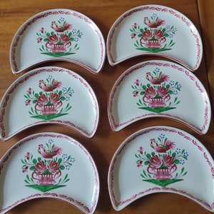 Set of six half-moon earthenware plates in Lunéville St Clément, Chanteclerc model, decorated with a basket of flowers and a rooster