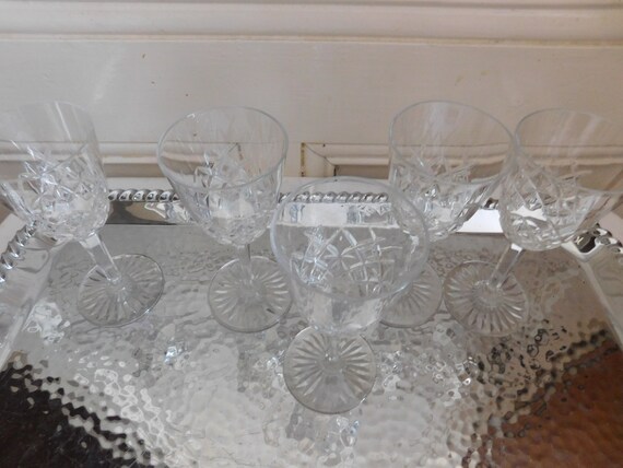 Suite of five glasses of crystal white wines cut in the taste Baccarat St Louis French crystal