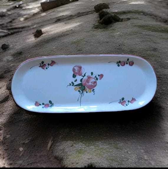 Longchamp earthenware cake dish with Strasbourg rose decoration