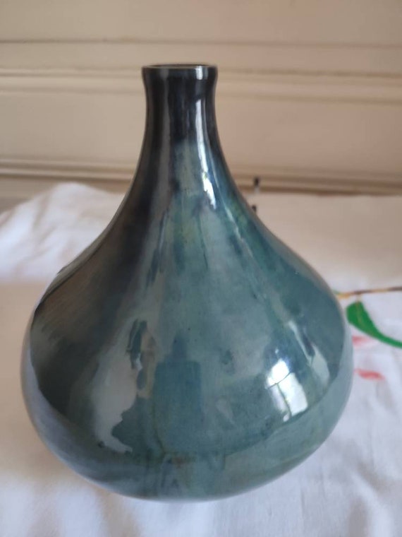 Pansu vase in glazed terracotta decorated with drips signed MT