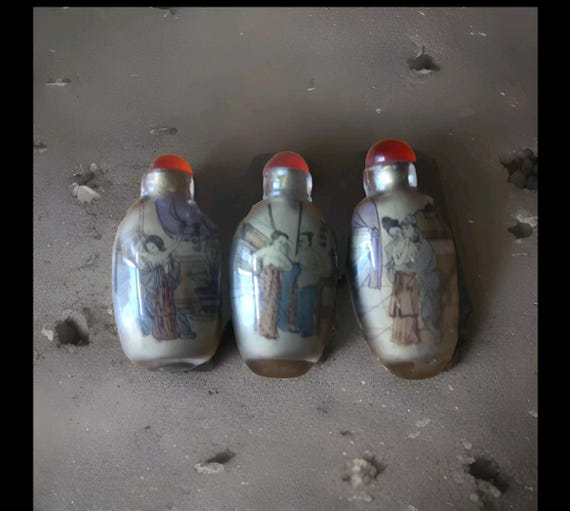 Three snuff bottles erotic decor Asia snuff bottle curiosa painted glass tobacco bottle
