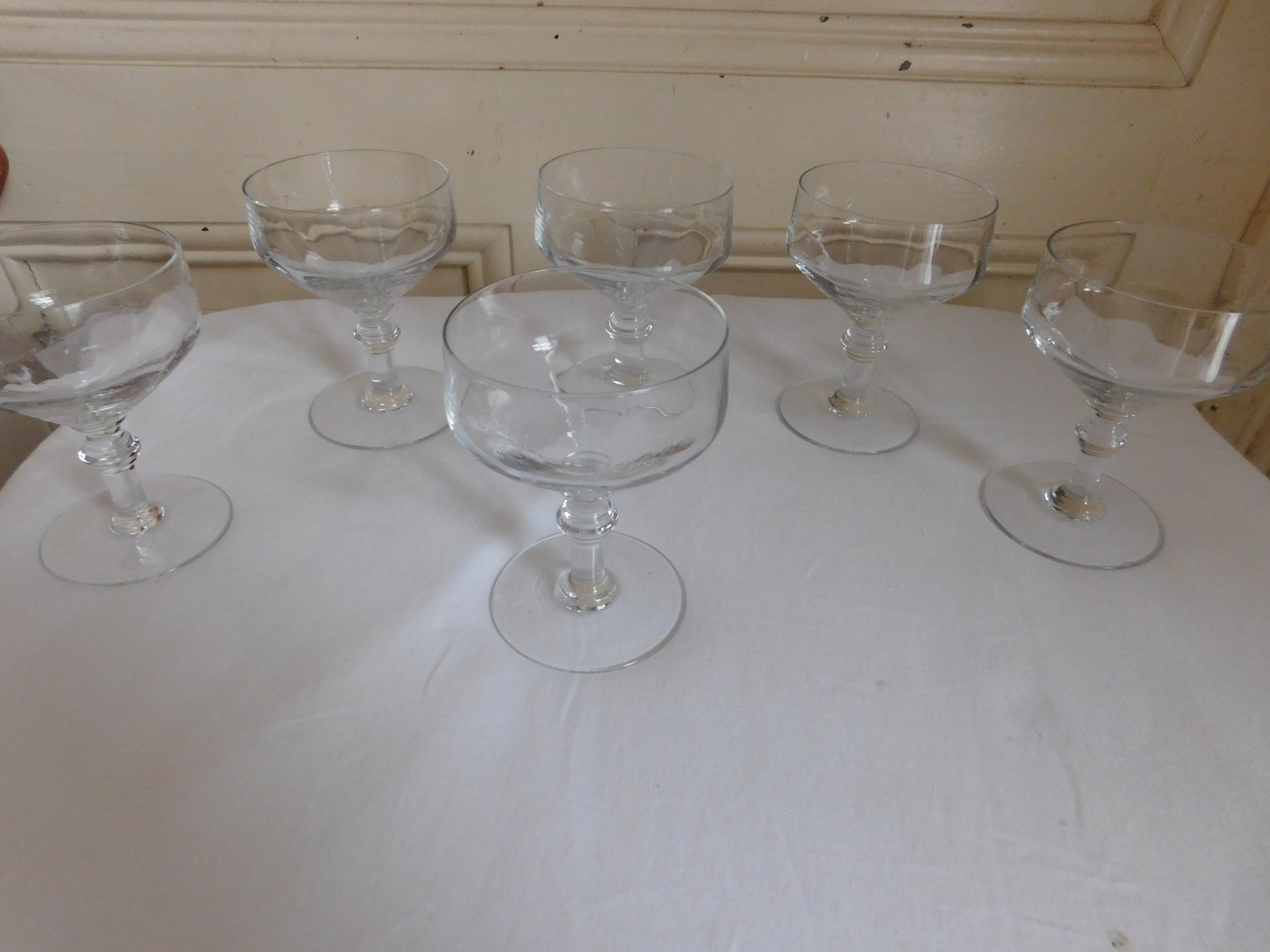 suite De Six Verres À