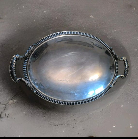 Bouillet Bourdelle silver plated metal acanthus gadrooned model shell feet France