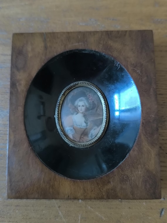 Miniature portrait of a high-quality lady framed under glass in the 18th century style