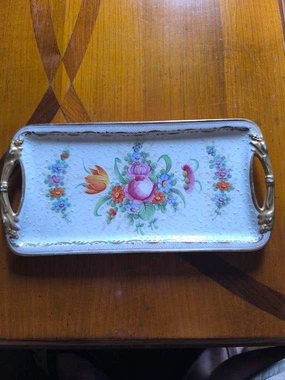 Porcelain Edmé Samson (1810-1891) cake dish decorated with flowers and gilding Paris France
