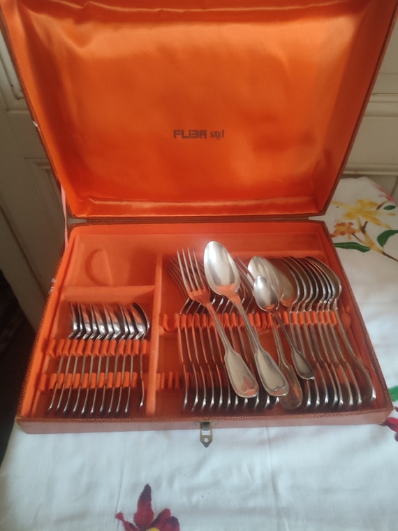 White metal cutlery box 34 pieces 12 forks 10 spoons 12 teaspoons silver metal Chinon style French goldsmith