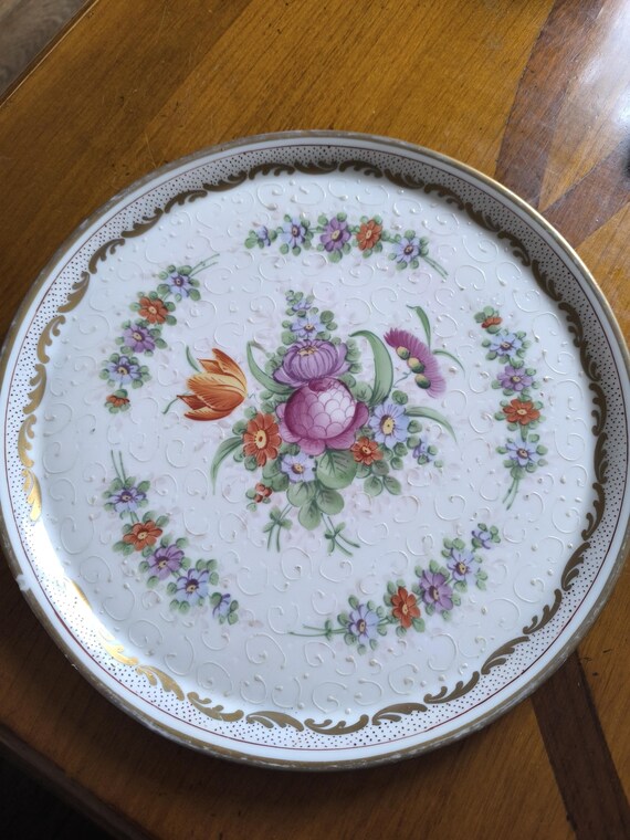 Edmé Samson Porcelain (1810-1891) pie dish decorated with flowers and gilding Paris France