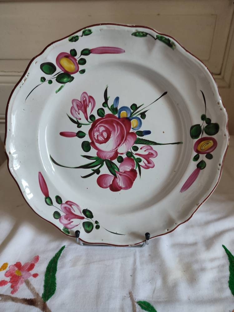 Grande Assiette Faïence de L'est 19Ème ou Avant Décor Fleuri Française