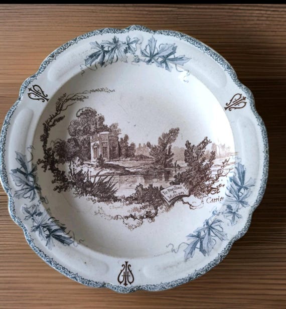 Round dish model Louis XIII Hippolyte Boulenger Choisy Le Roi decor Carrier the music pavilion circa 1875