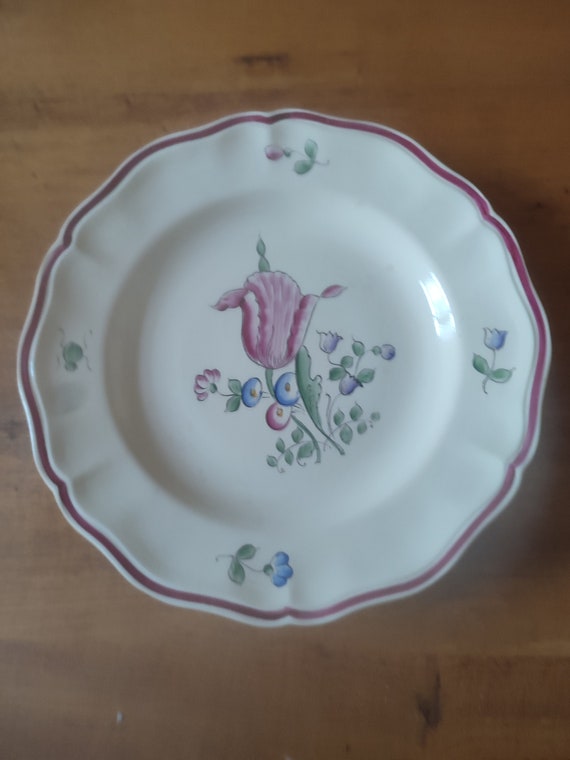 Sarreguemines plate mounted on an earthenware pedestal, Strasbourg-style decor for the home Cambet French tableware