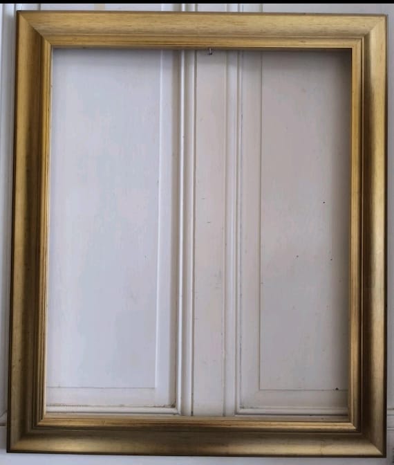 Gold Leaf Ogee Frame – Elegant and Classic for 50 x 61.5 cm painting, made in France