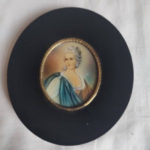 Retrato en miniatura "Dama de calidad Madame de France" firmado MAN al estilo del siglo XVIII