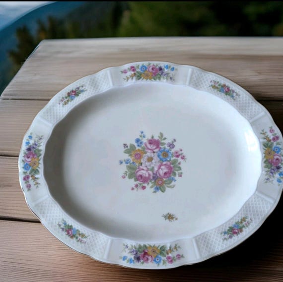 Bernardaud & Cie large oval dish, Limoges porcelain, floral decoration, 1900/1927