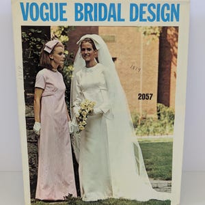 Vintage 1970s Vogue Bridal Design Pattern #2057 - Wedding Gown Pattern - Size 10 Bust 32 1/2 Hip 34 1/2  -  Elegant 1970s Gown