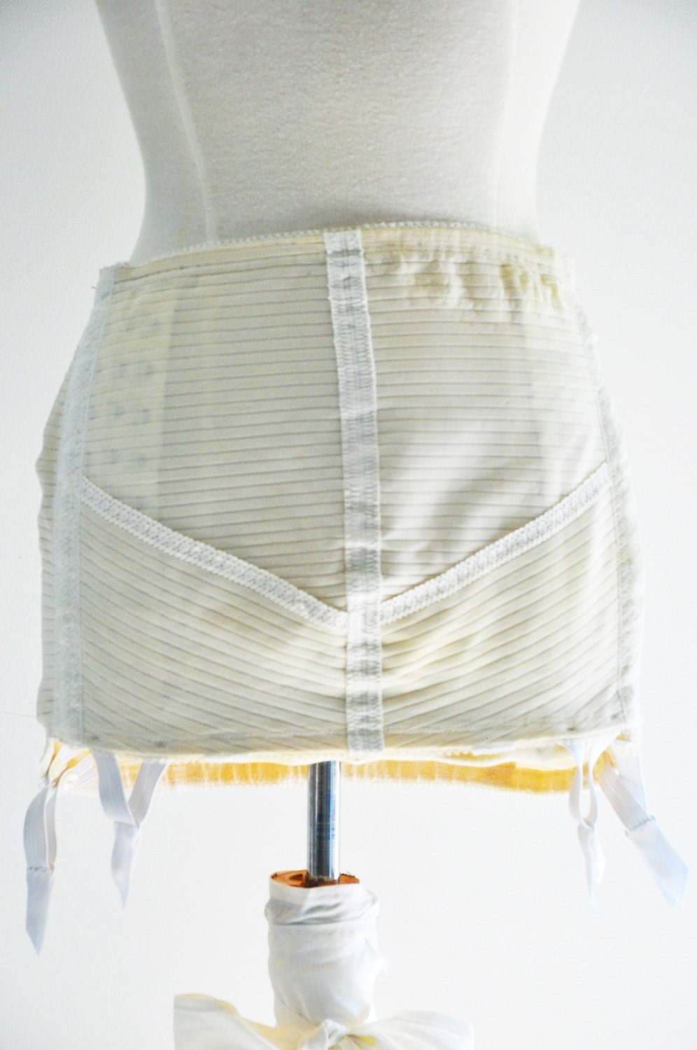 Gaine Ancienne En Nylon Fleuri - Taille 90, Marque Cambrel - Neuf Avec étiquettes