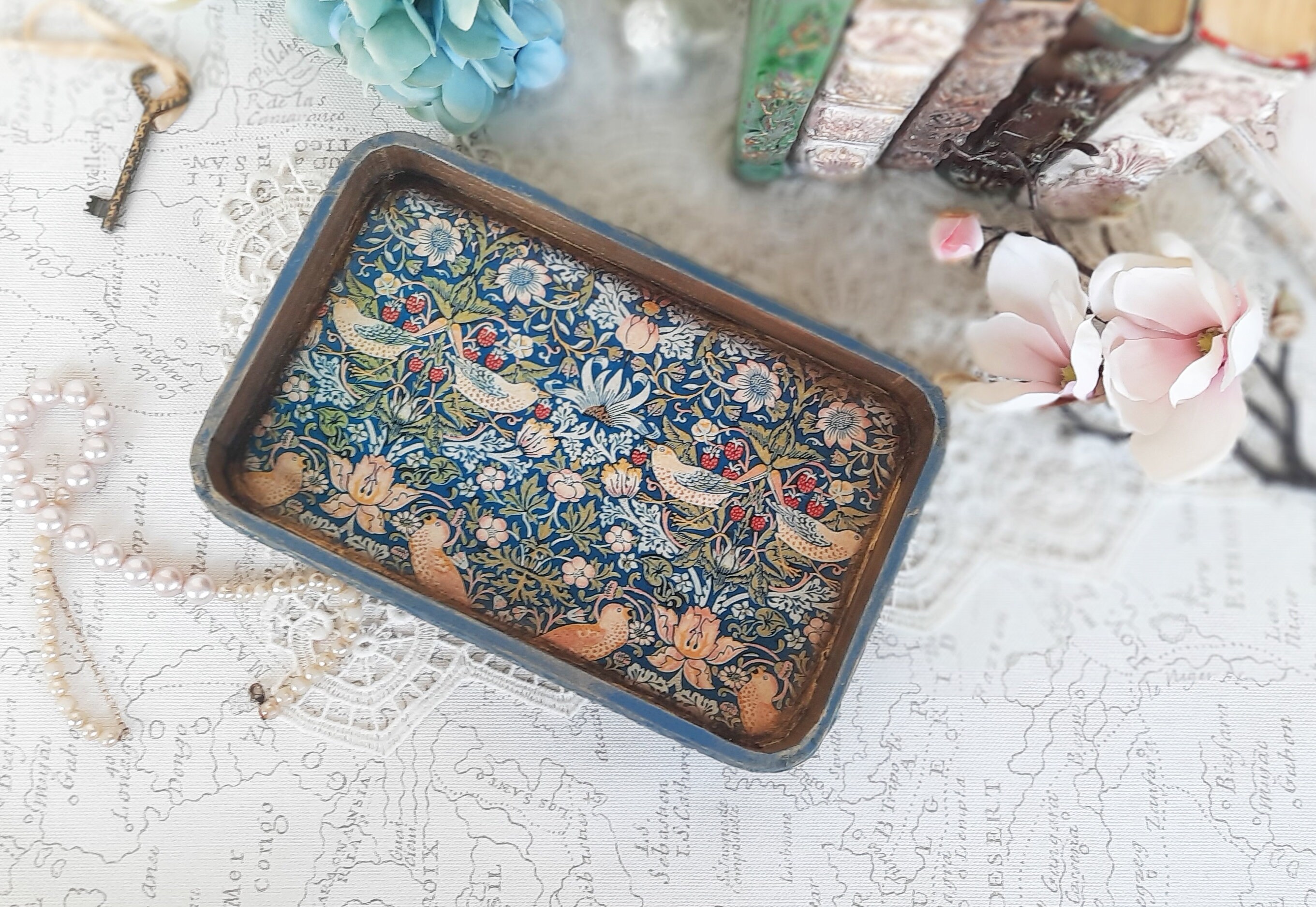 Wooden Tray Murdie Morris AMNM619 - Better World Arts main image 1