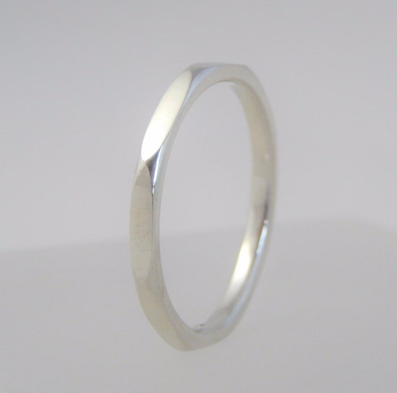 NUT fine stacking ring Sterling silver facetted.