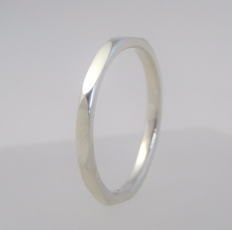 NUT fine stacking ring Sterling silver facetted.
