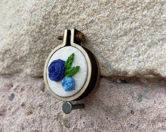 Roses Mini Embroidery Hoop Brooch