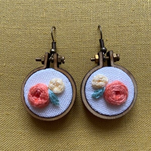 Rosen Mini Embroidery Hoop Ohrringe