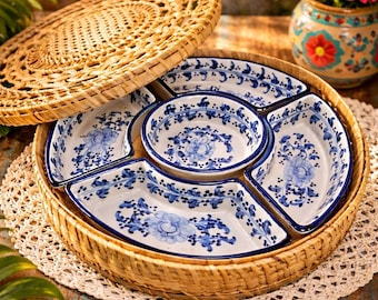 Vintage Blau Weiß Keramik Servier Set Geteilt Schüssel Weidenkorb Tablett