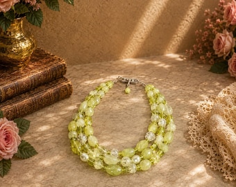 Vintage West-Duitse driestrengs kralenketting in limoengroen