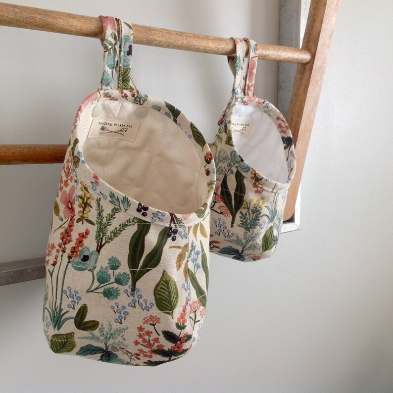 Hanging Storage Pods