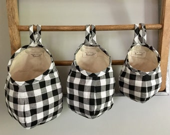 Buffalo Plaid Hanging Storage Pod, Hanging Entryway Organizer, Hanging Storage Bag, Bucket Bag, Farmhouse Playroom Hanging Storage Basket