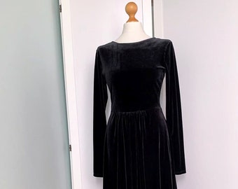 Kleid für Dannan Schwarzes Samtkleid.