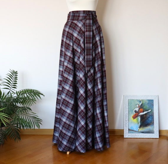 Womens plaid outlet skirts near me