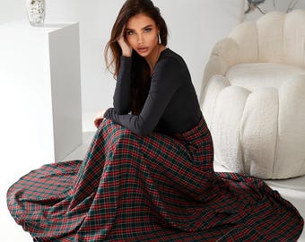 Green tartan long  skirt Green  plaid maxi skirt Red maxi  skirt with pockets Green long skirt Long woman skirt Long skirt Christmas