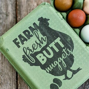 Eierkartons-Vintage Themed Grün Bedruckt Volles Dutzend 12 Zellen Eierkartons Bauernhof Frische Butt Nuggets, Design / Grafik. Anpassen oder Personalisieren