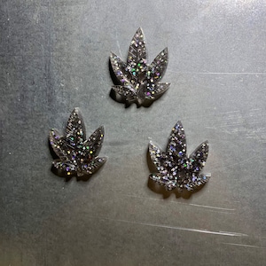 Soft grey chunky glitter resin leaf magnet set