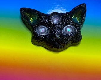 Starry pupil black three eyed resin cat keychain magnet