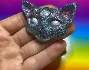 Super holographic three eyed resin cat keychain magnet