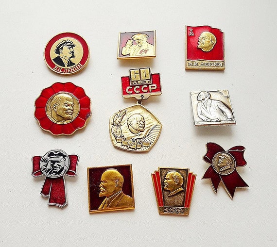 Vintage Soviet memorabilia 1960s 1970s Communism Vladimir Lenin enamel pin Komsomol VLKSM red flag badge propaganda USSR