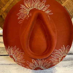 Painted,Sunflower Burned Hat, Fedora Hat, Women’s Fedora Burned Hat, Cowgirl Wide Brim Fedora, Sundlower, Boho, Engraved Felt Hat