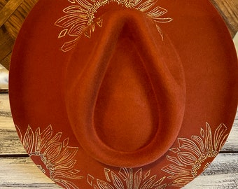 Painted,Sunflower Burned Hat, Fedora Hat, Women’s Fedora Burned Hat, Cowgirl Wide Brim Fedora, Sundlower, Boho, Engraved Felt Hat