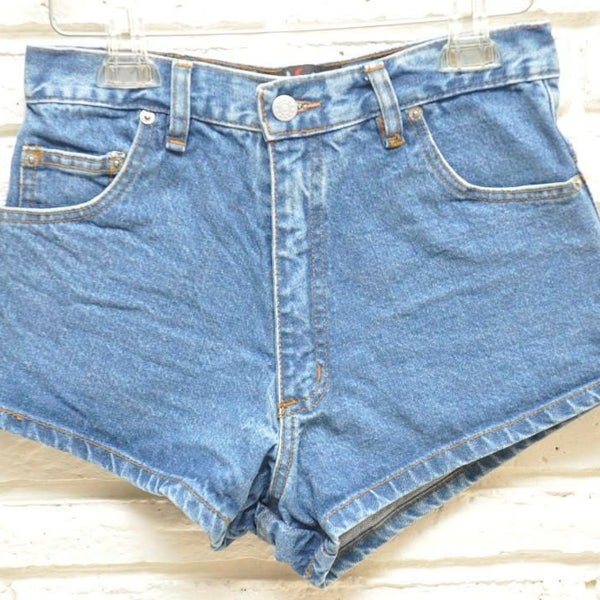 High Waisted Denim Shorts by Bolero 1980's Women's Size 7 Medium Wash Wide Hem Perfect Jean Shorts 30" waist Mom Jeans Summer Jean Short