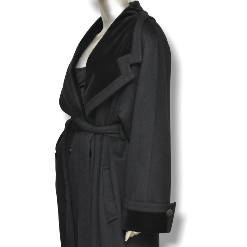 Vintage Womens Black Wool and Velvet Long Belted Winter Coat Size M image 8