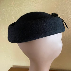 Vintage Womens Hat Black Wool Feather Cloche Fascinator image 7