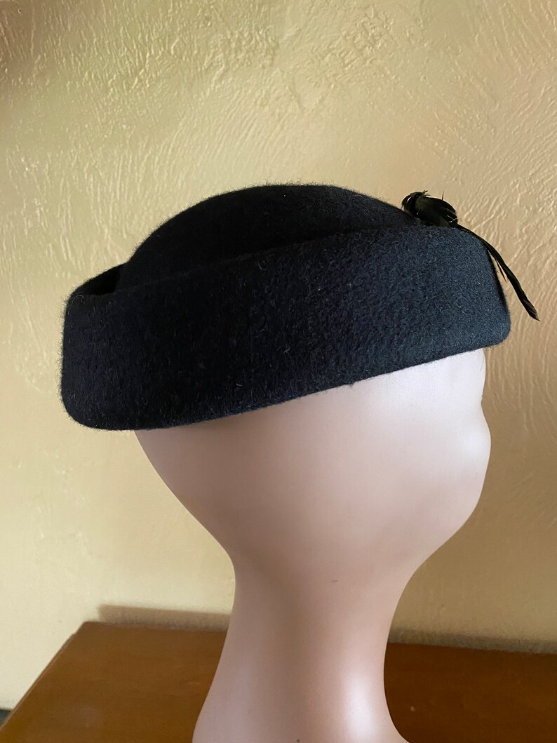 Vintage Womens Hat Black Wool Feather Cloche Fascinator image 7